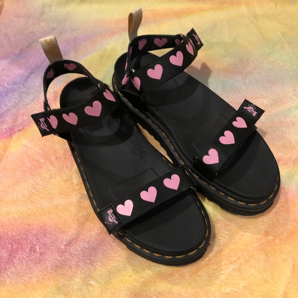 Lazy Oaf x Dr. Martens 💕 Sandals